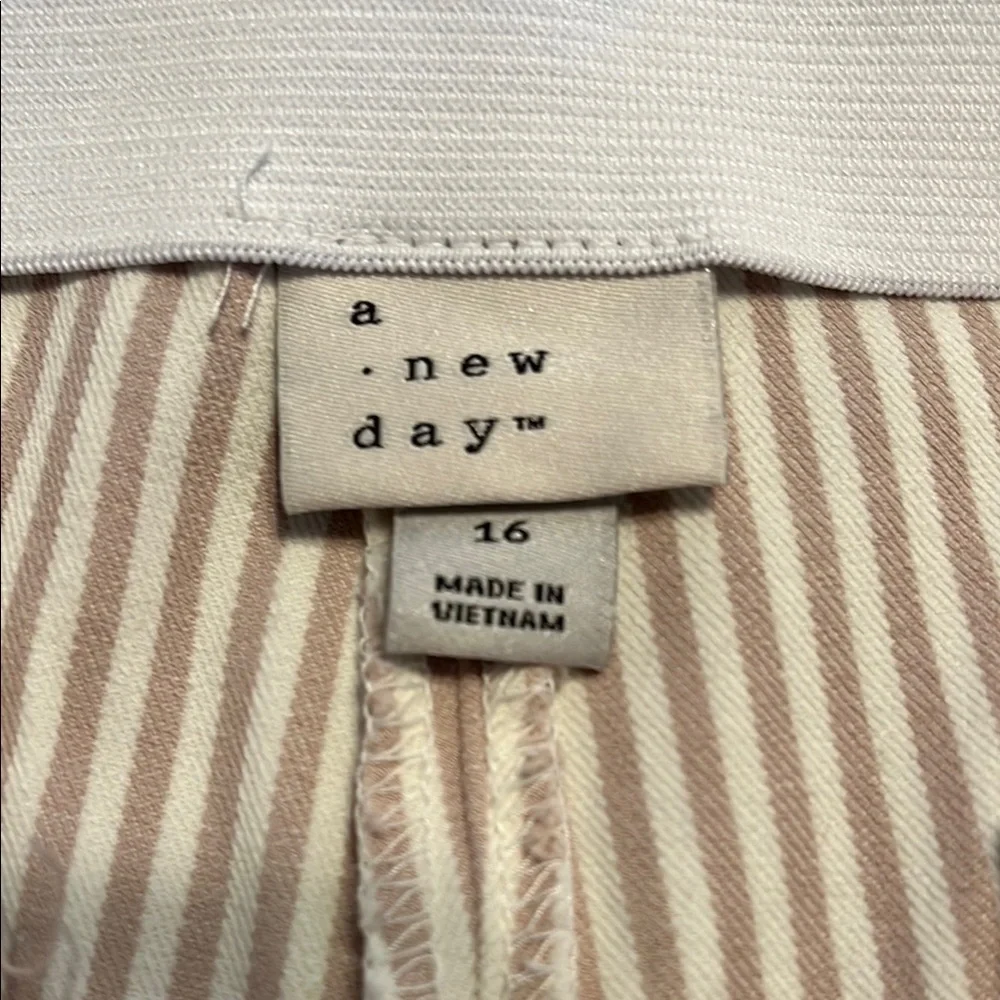 a new day Pull on pants White and‎ Tan thin vertical stripes neutral classic - Picture 3 of 12